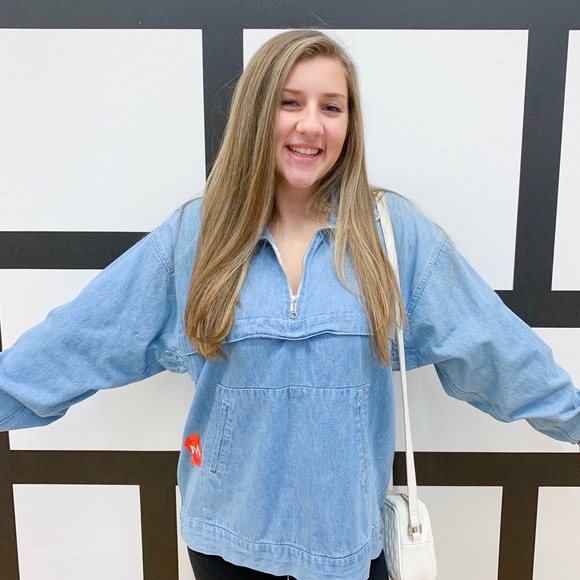 Meet Your Posher, Jenn - Picture 1 of 1